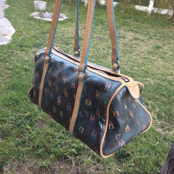 Dooney & Bourke Handbags - Dooney And Bourke Barrel Bag